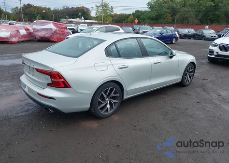 2020 Volvo S60 T5 Momentum z USA, uszkodzony, nr VIN 7JR102FKXLG043525